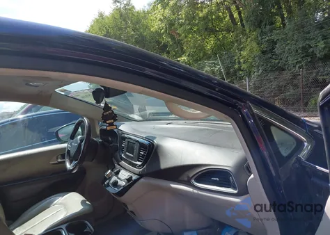 2017 Chrysler Pacifica Touring-L from USA, damaged, VIN 2C4RC1BG8HR703183